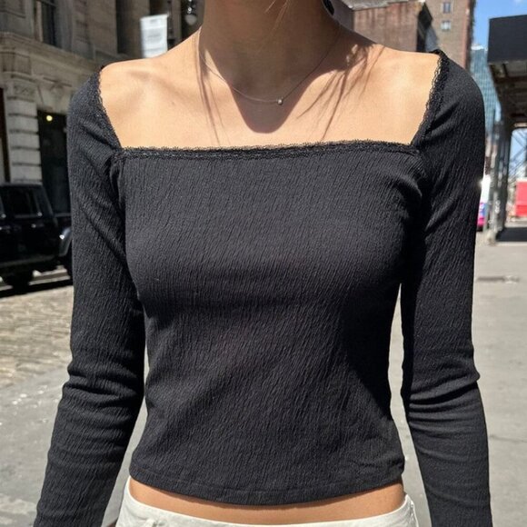 Brandy Melville Tops - Brandy Melville Roxy Top (Black, one size)